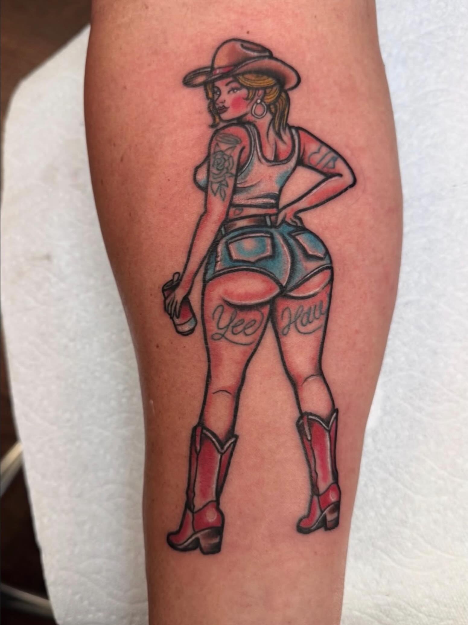 @derektattooer Yee Haw! 
#pinupgirl #pinupgirls #pinupgirltattoo