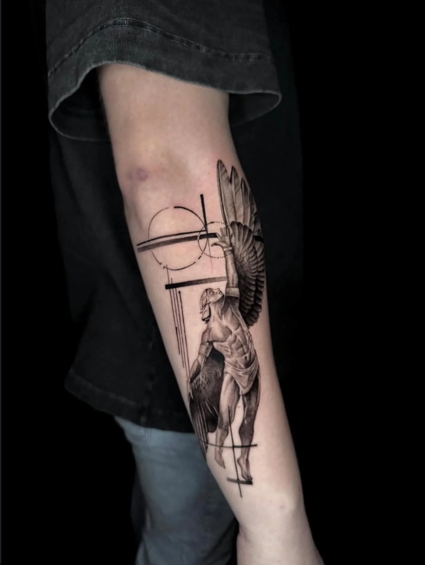 Super clean Icarus by @hectorconcepcion_tattoo 

#orlandotattoo #orlandotattooartist #orlandotattooshop #icarus #icarustattoo
