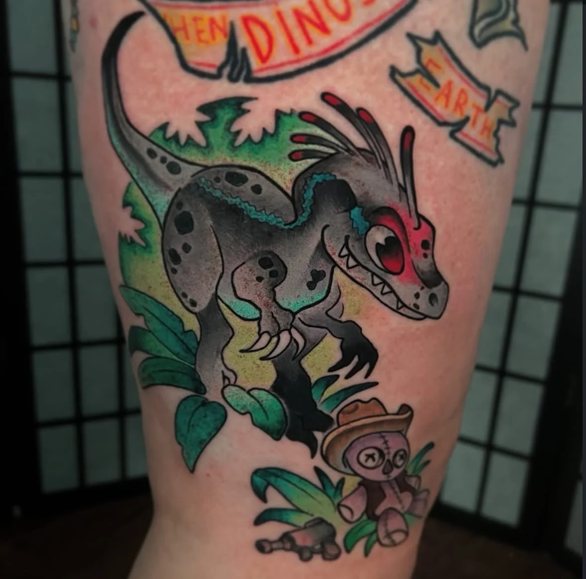 @gabogobble getting prehistoric with this one! 

#jurrasicpark #jurrasicworld #jurrasicparktattoo