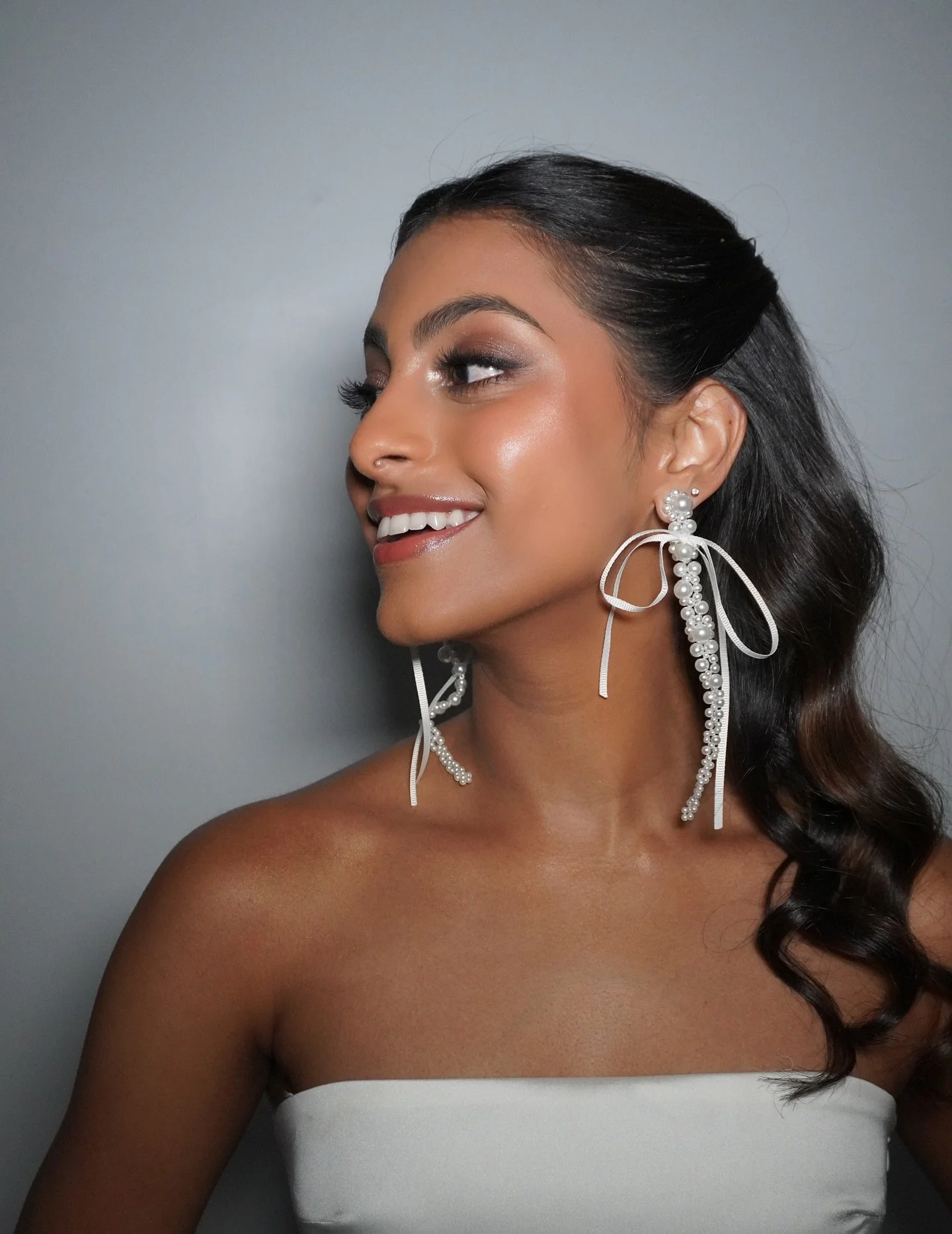 Bridal glow of your dreams 💫

Muse @jayajolly 
Makeup @marinadubrovina.beauty 
Hair @jennyporjastyling 

#mdubrovinamakeup #mdubrovinabridal #weddingmakeup #bridalmakeupnyc #makeupartistnyc