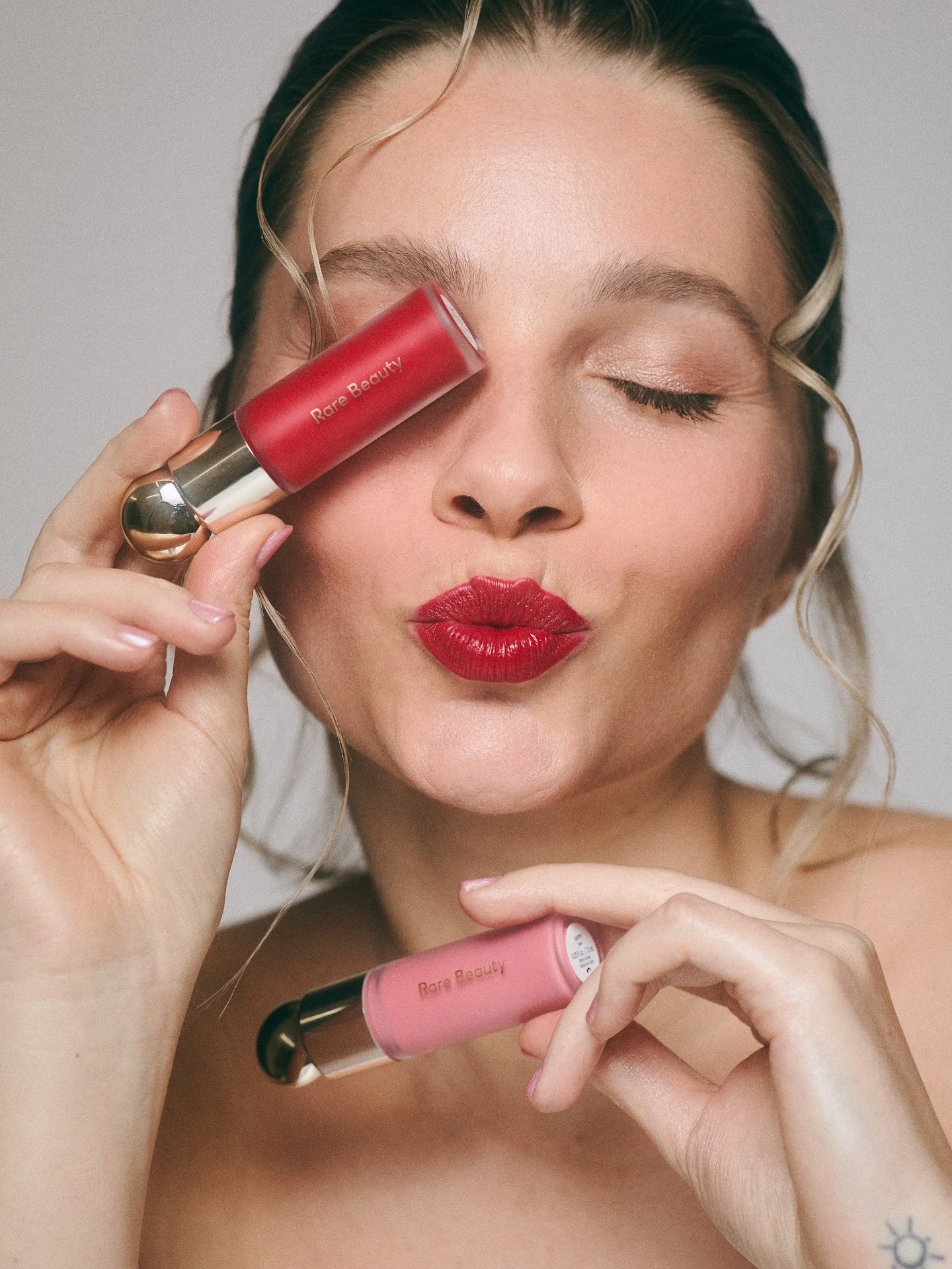 @rarebeauty #rarebeauty 

@madeleinemichael @starkyproductions @starky.morillo @marinadubrovina.beauty @aliya.probeauty 

#mdubrovinamakeup #rarebeautyblush #rarebeautymakeup #redlipstickforthewin