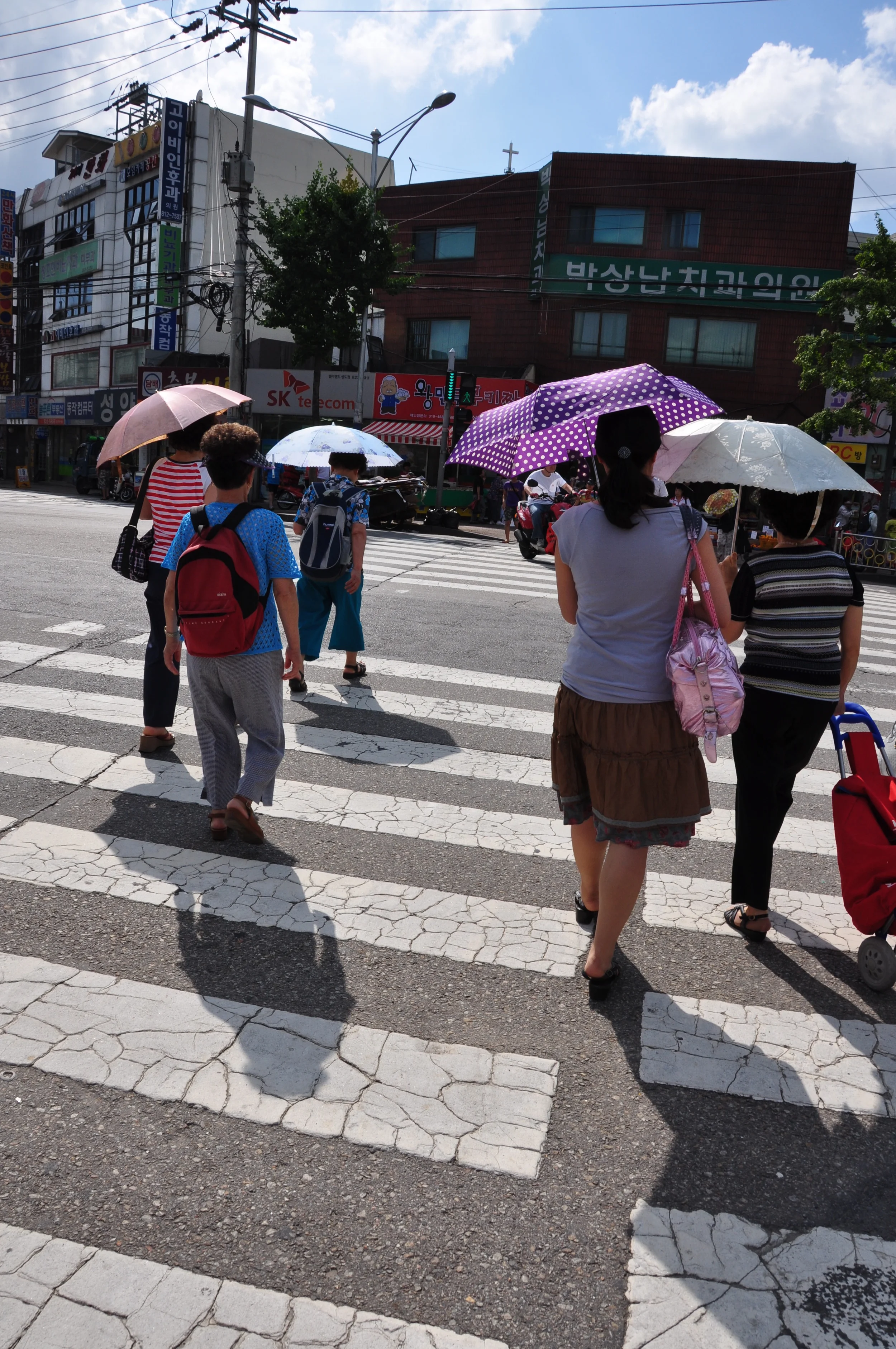 Unlike westerners, who generally enjoy suntanning, Koreans prefer to protect their skin from the sun. 