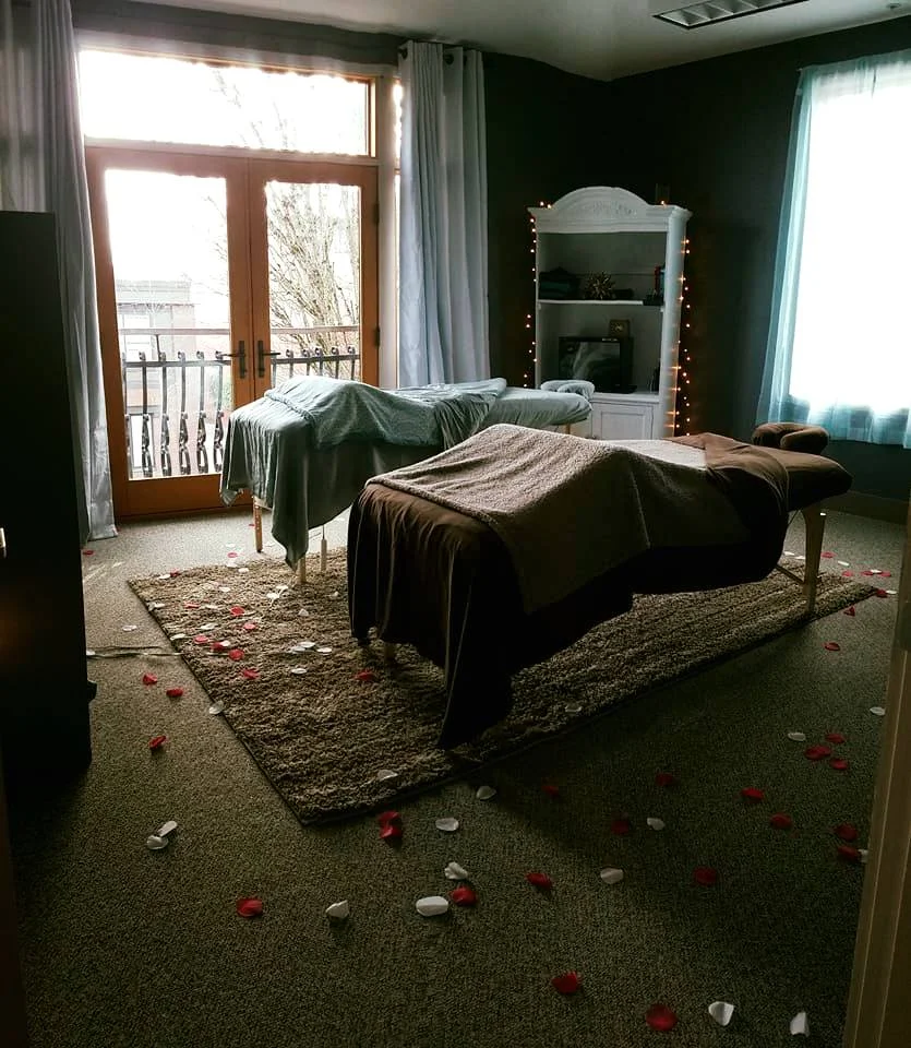 "My days are filled with yearning; My nights are full of dreams. I’m always thinking of you; I’m in a trance, it seems. You’re all I ever wanted; I wish you could be mine; And so I have to ask you: Will you be my Valentine? By Joanna Fuchs" Valentine's Day is only a few short weeks away. Have you figured out what you are doing with your special someone? We've still got a few openings, we would love nothing more than for you to leave with a lasting memory of your love. Book Now or call 971-267-5227