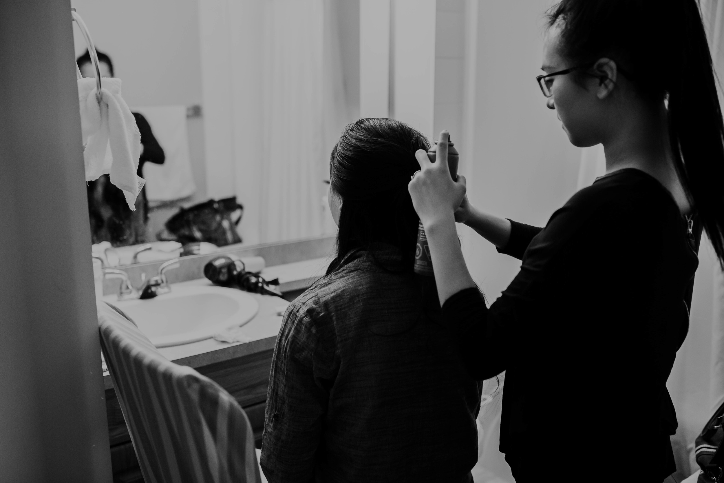 Bride Getting Ready25.jpg