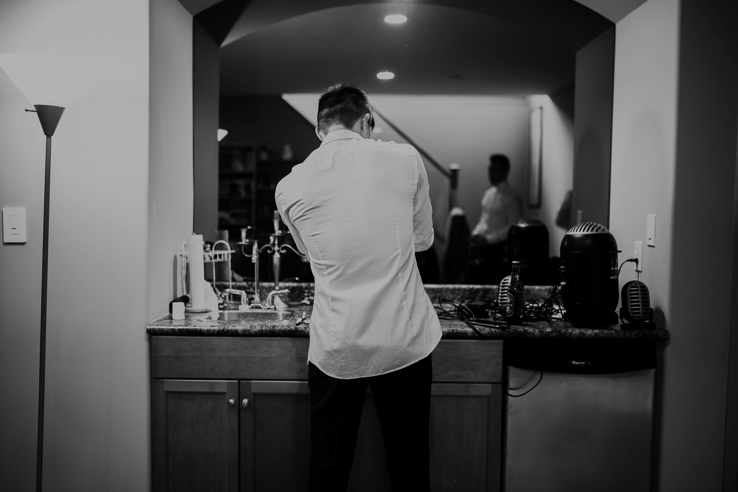 Groom Getting Ready5.jpg