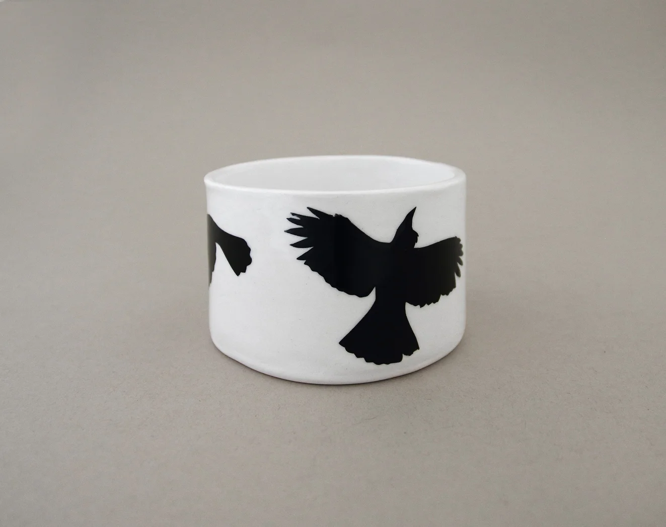 melissa-boardman-small-wide-planter-tui-glazed-04.jpg