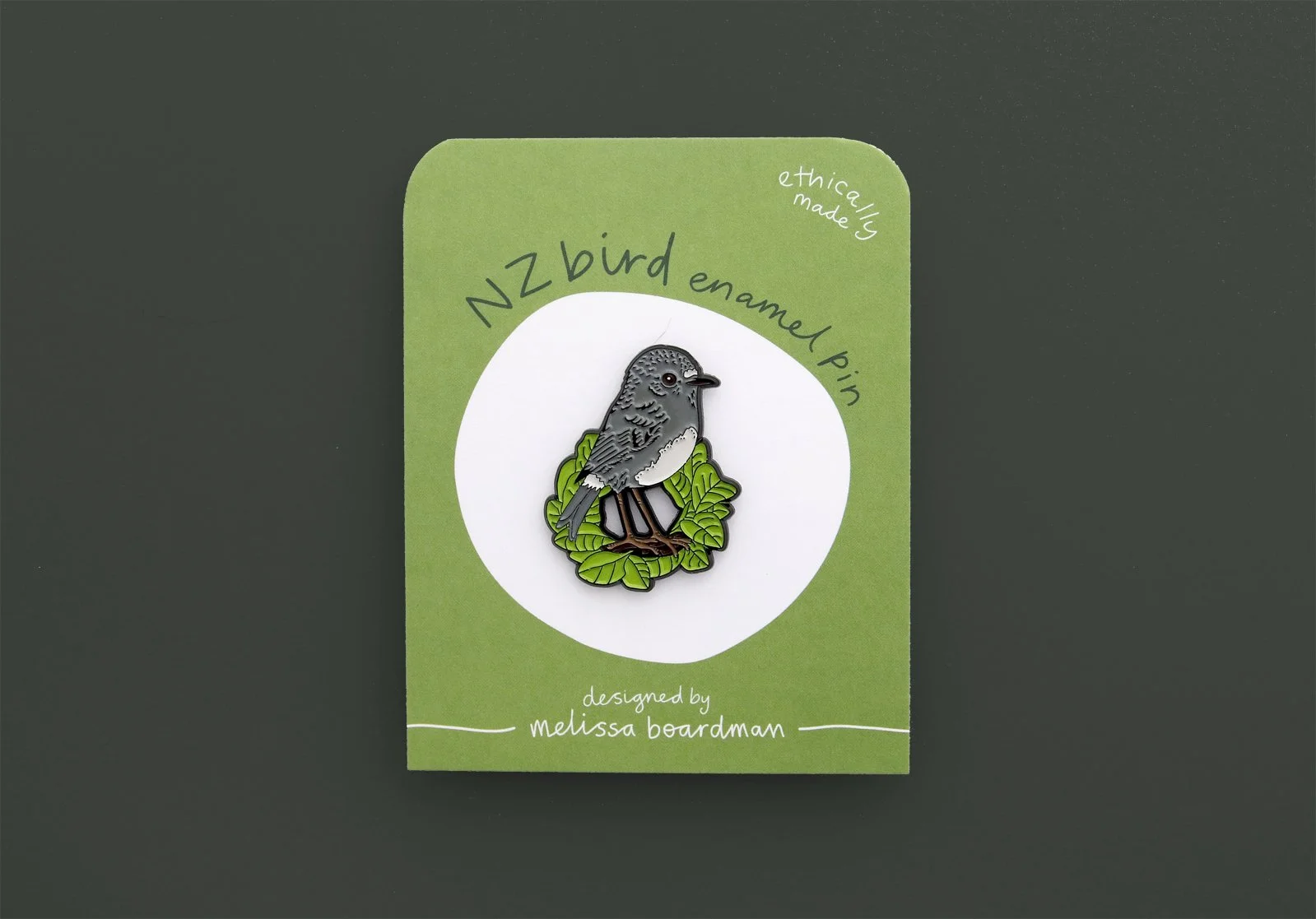 NZ robin | NZ bird enamel pin