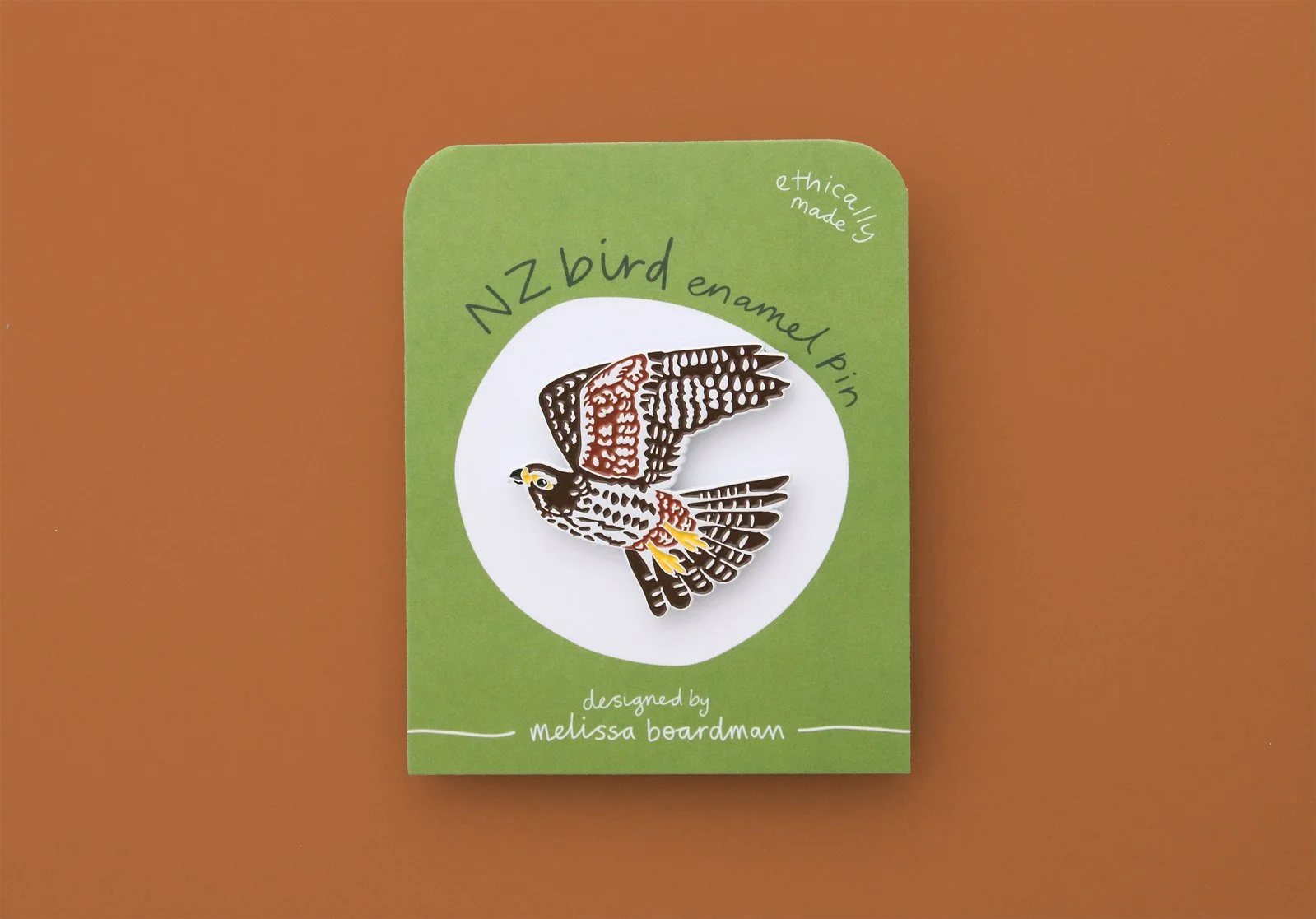 Kārearea / NZ falcon | NZ bird enamel pin