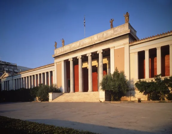 Destabilising/Queering National Archeological Museum