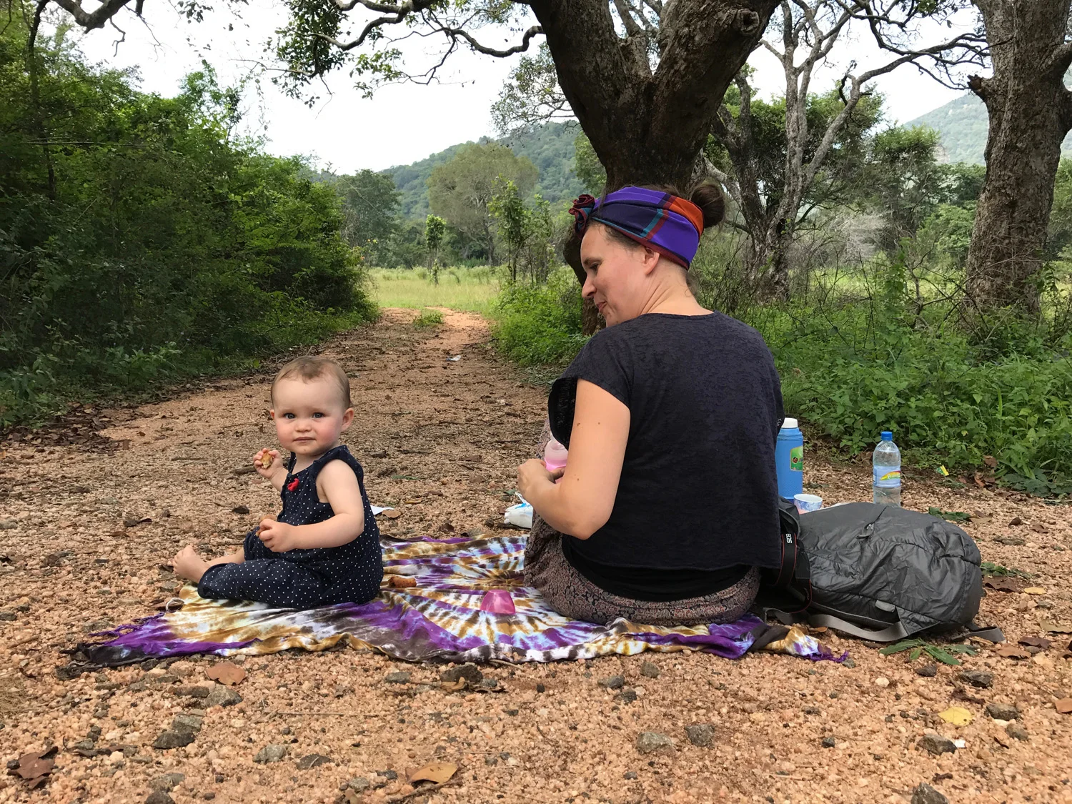 Duara co-founder Annika with her daughter in Alagollewa, Sri Lanka