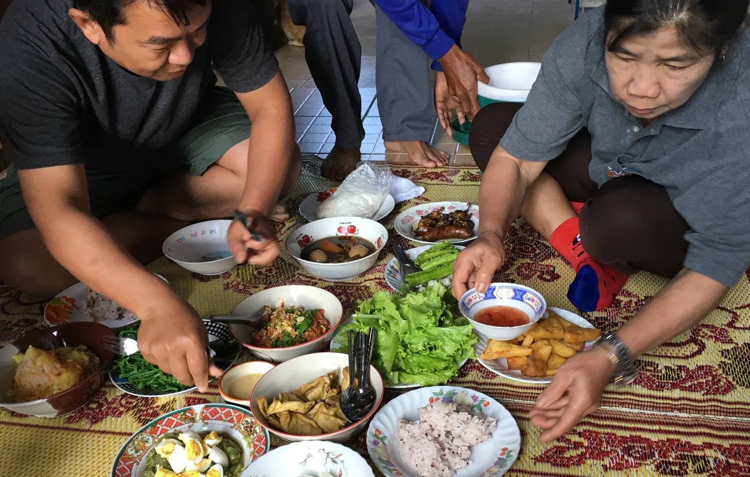Northern_Thai_food.jpg