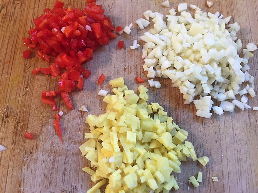 Knoblauch_Peperoncini_Ingwer.jpeg