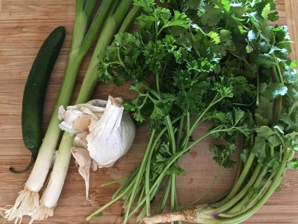 Kr%C3%A4uter%2C+Zwiebel%2C+Peperoncini.jpg