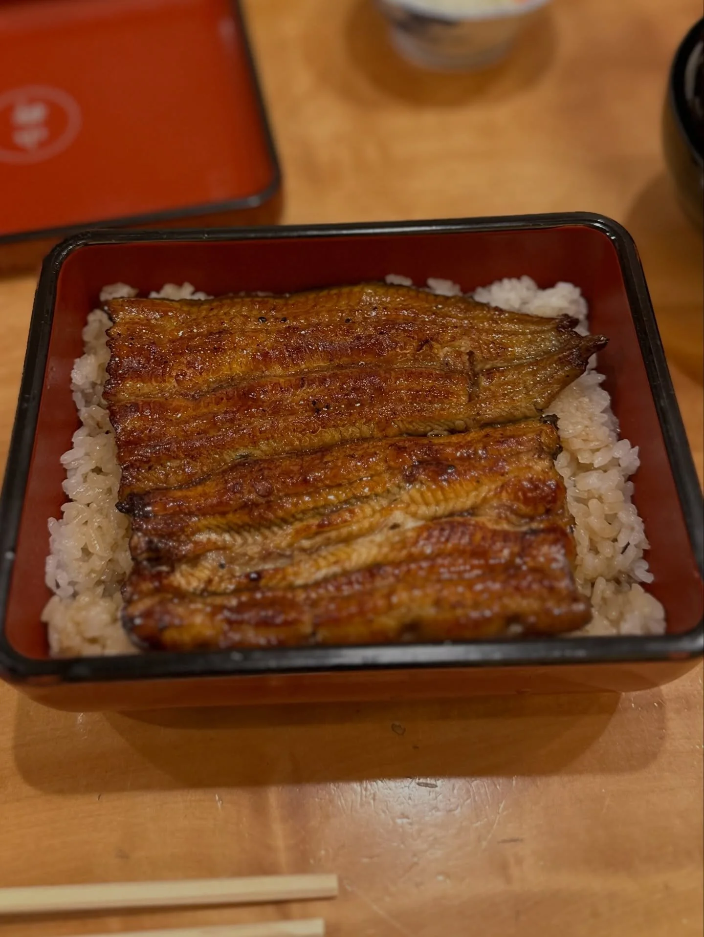 This is my go to Ungai Eel bowl （鰻重）restaurant in Asakusa Tokyo, very close from the Asakusa Sensoji Temple. So traditional and so good! Start with beer or sake with appetizer while you wait for the eel bowl, enjoy the old Downtown (下町, we call shita