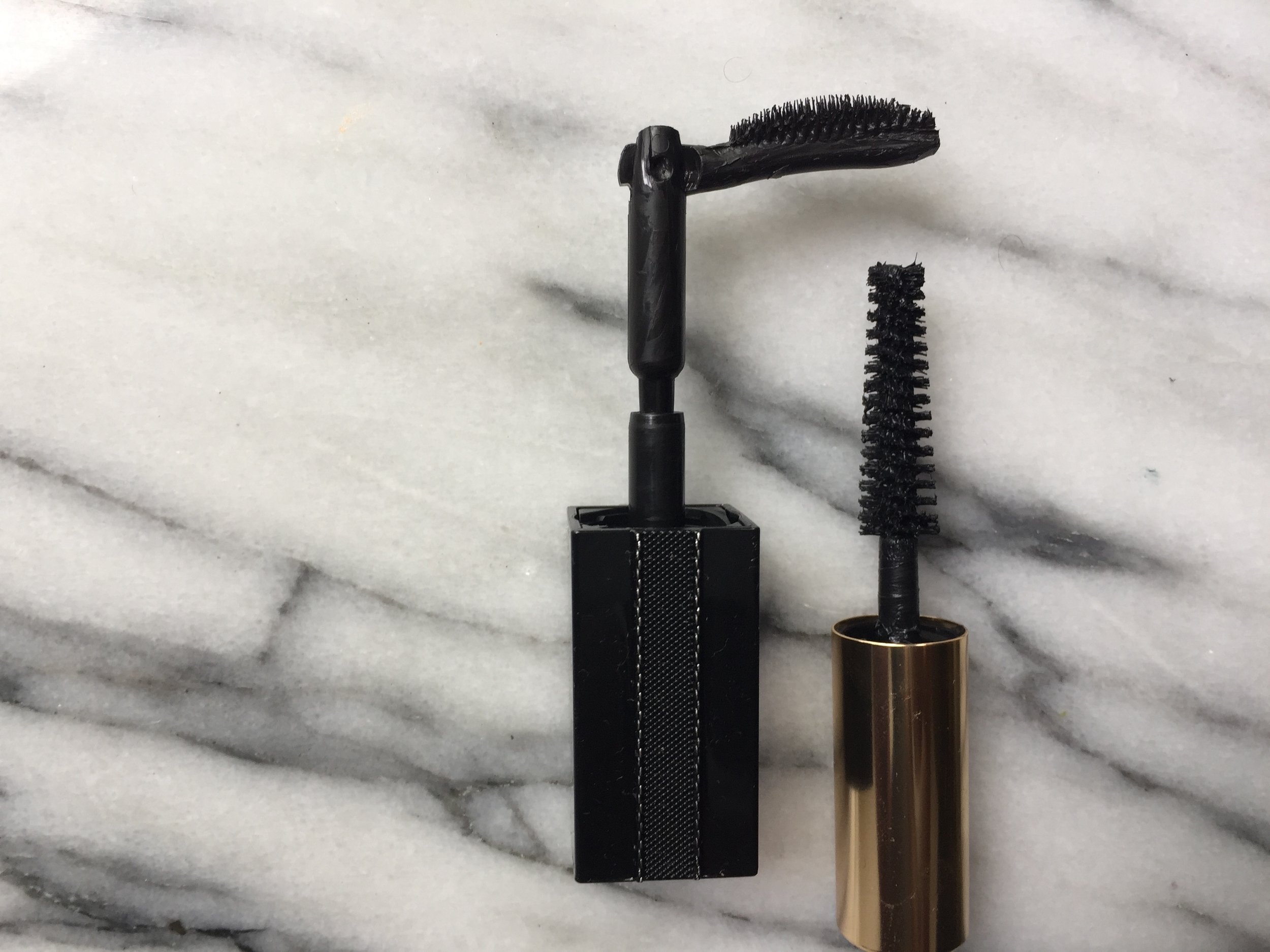 Noir Interdit Bristles compared to traditional mascara brush