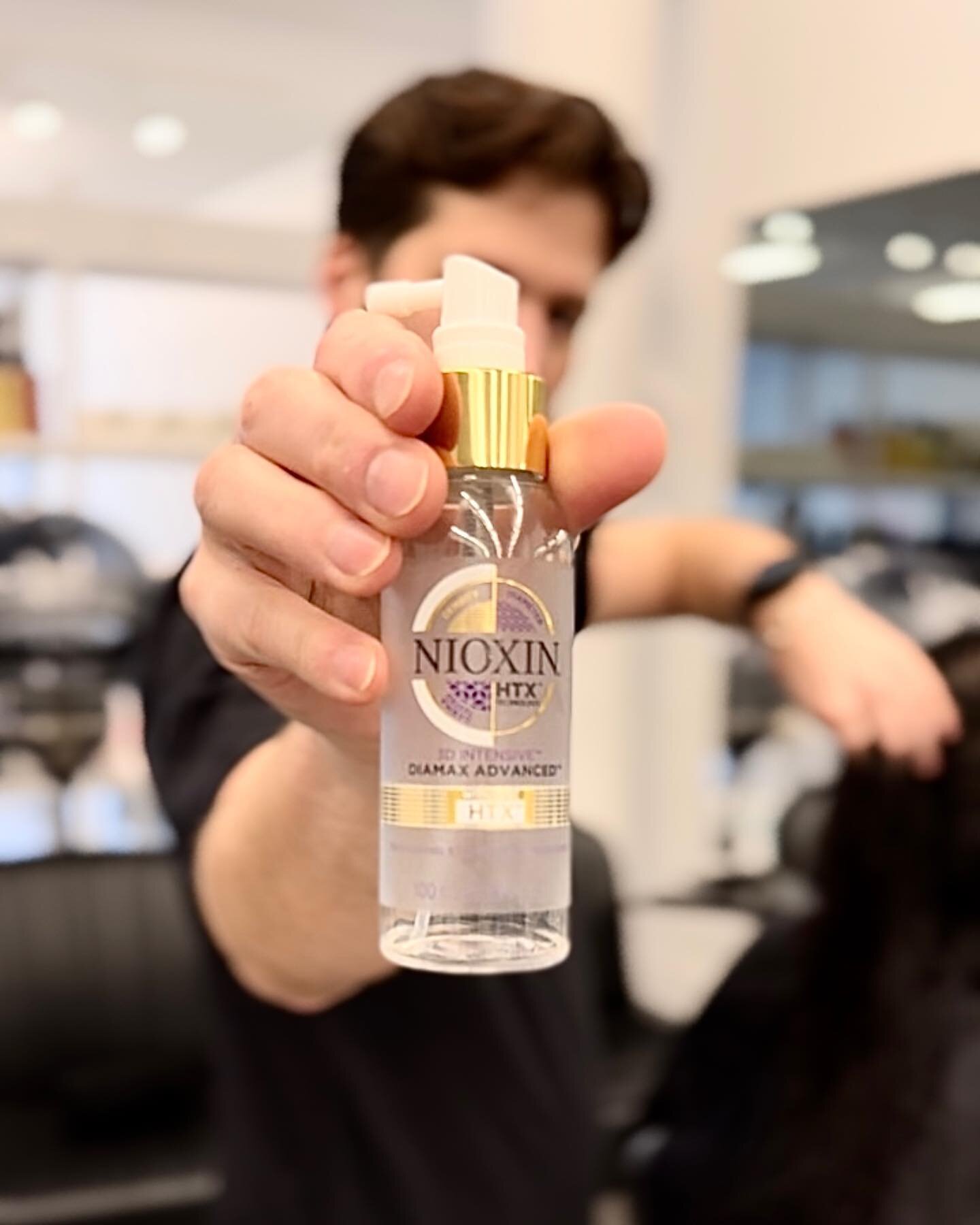 #salonemloves @nioxin 3D Intensive, Diamax Advanced 🖤

&ldquo;It's a root to ends volumizer that thickens your hair as you style it and promotes healthy hair growth.&rdquo; - @gareth_salonemboston

#salonevamichelle #bostonhair #healthyhair #thicker