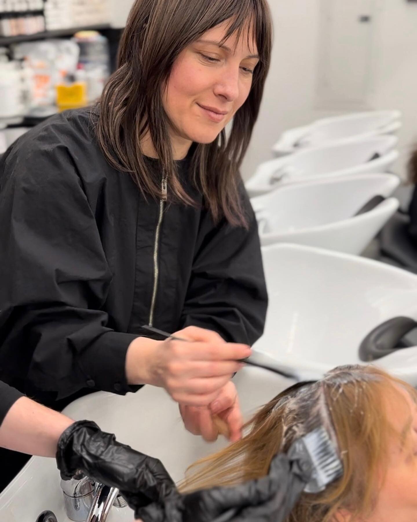Are you ready to take your hairstyling career to new heights within a supportive team-based salon? Look no further because we're searching for talented individuals like you! Join our award-winning salon, where we cultivate personal and professional g