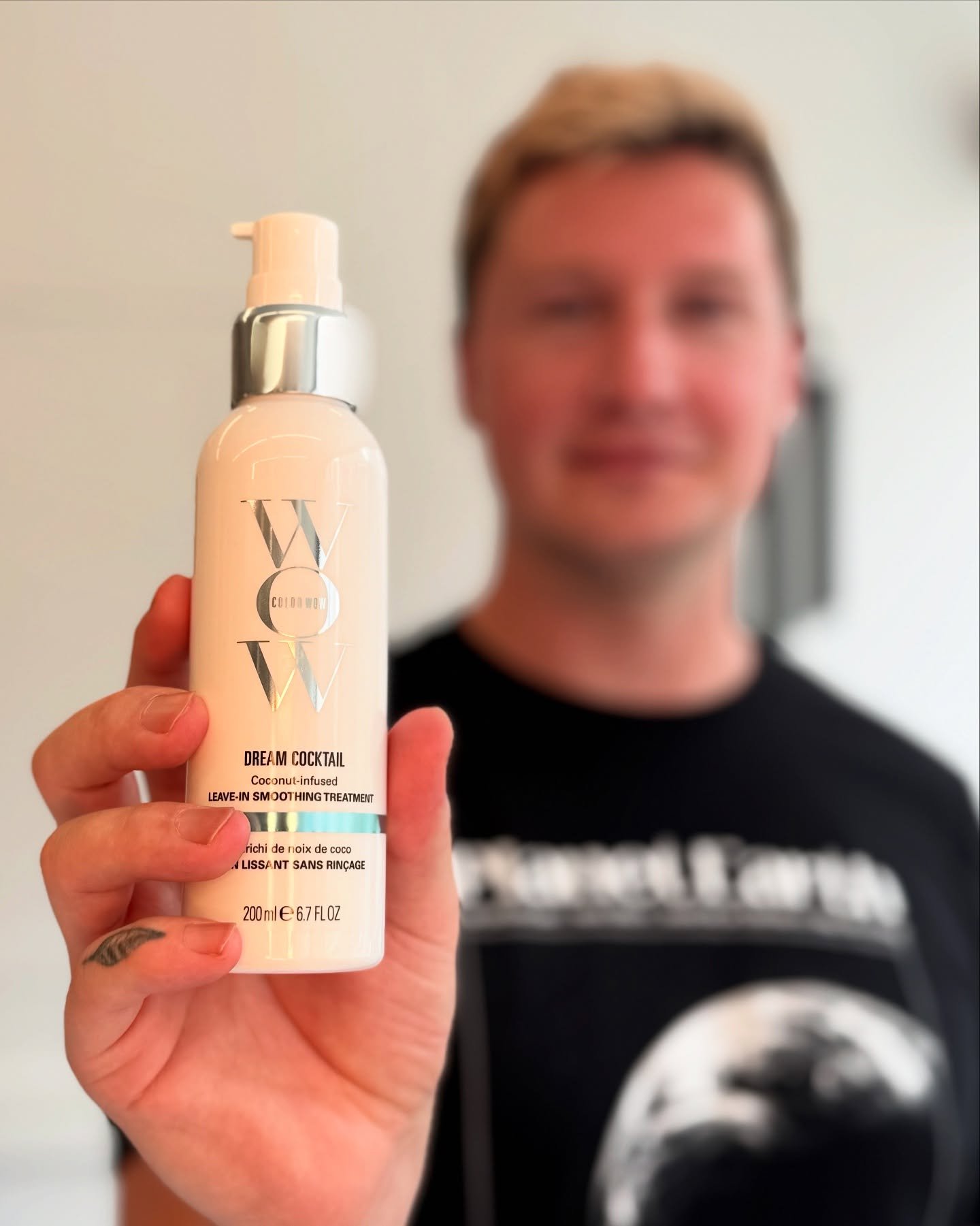 @joeyvhair knows his products 🤩
Read below to learn why the ColorWow Dream Cocktail is his favorite of the SEM collection!
“I love the @colorwow Coconut-Infused Dream Cocktail for many reasons! It’s a great deep, leave-in moisturizer fo