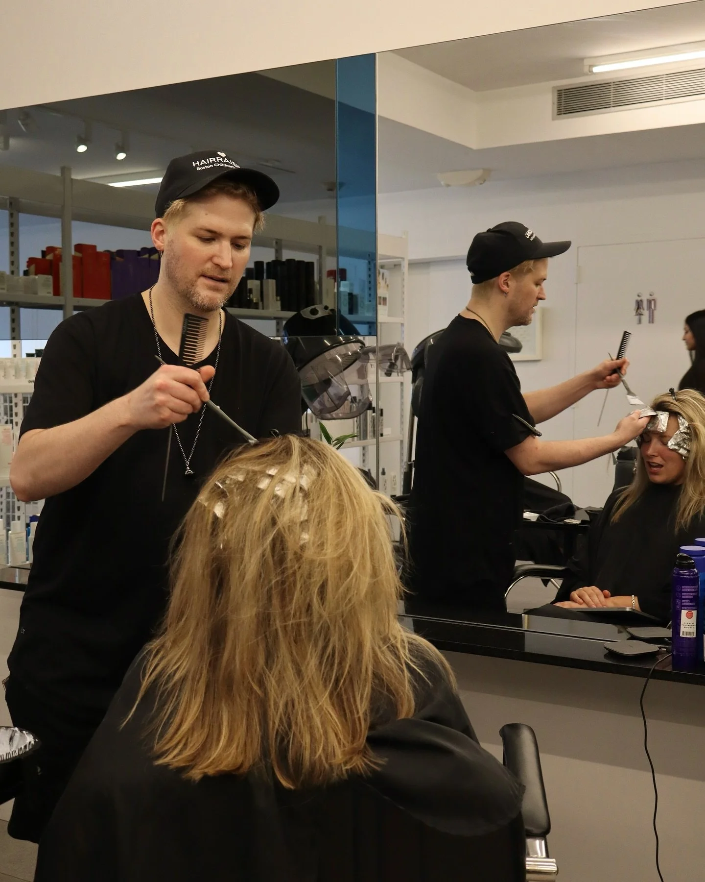 Sharp. Stylish. Effortless. 🙌
Gareth’s work is all about blending technique with personal flair, because your hair should always feel like you, only better!
Ready to book with @gareth_salonemboston and the Salon Eva Michelle team? Call or tex