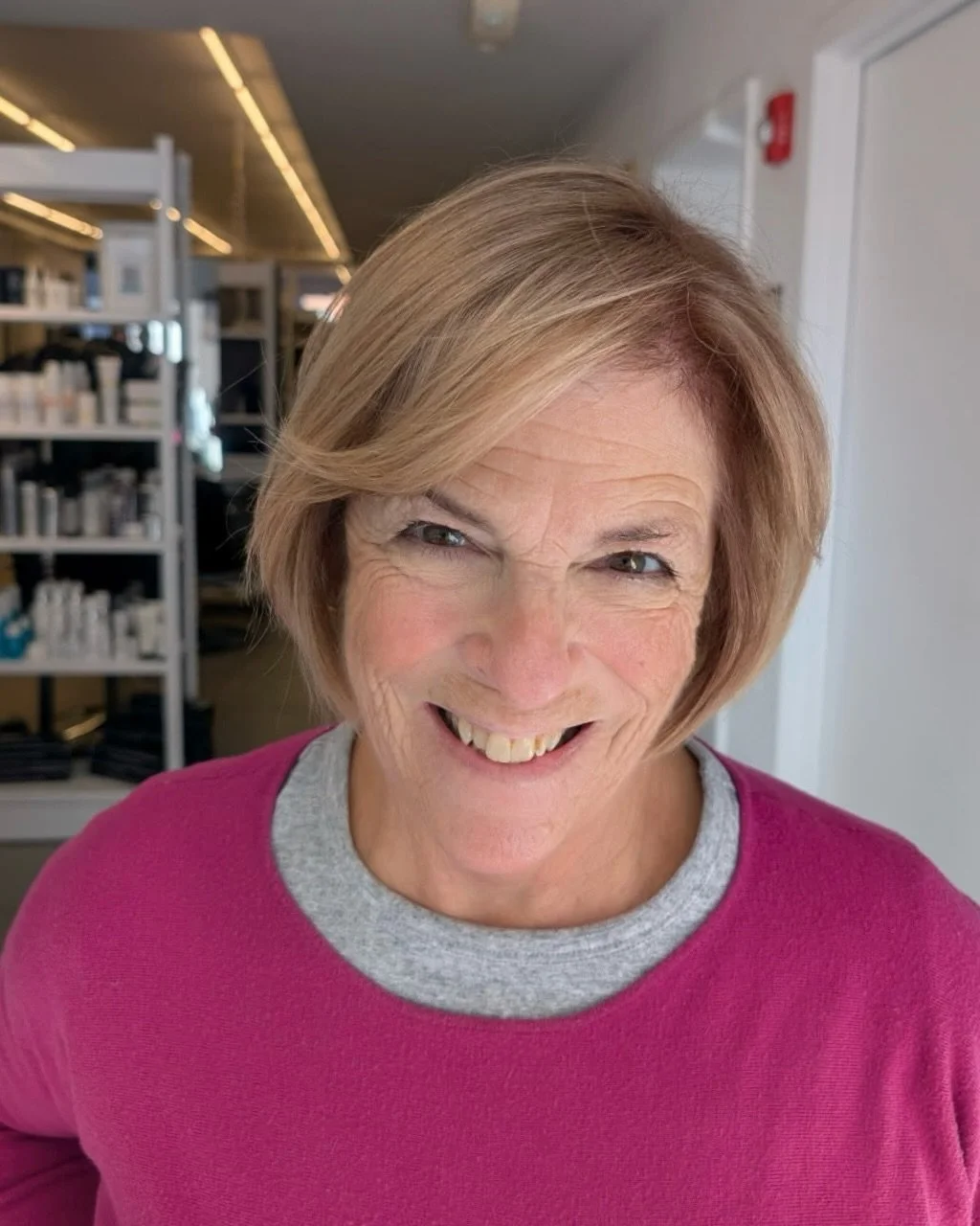 Soft layered bob with natural blonde dimension ✨ Perfect for adding volume, movement, and low-maintenance polish.

This gorgeous do was done by @evamustafai at
Salon Eva Michelle 🖤 37 Newbury Street, Boston
Link in bio to book!

#LayeredBob #ShortHa