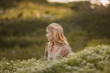 Highly recommend this photographer! Very professional, excellent communication, and fast with providing finished images. Beautifully styled and edited photos (not over edited -but natural with a romantic softness - exactly what I had wanted for my im