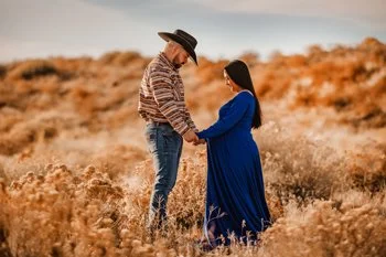 Madralynn was awesome. She took her time on the pictures, and was awesome at how the pictures looked. She definitely went above and beyond to get us our picture promptly. We definitely recommend her for your pictures, and we will be using her again.
