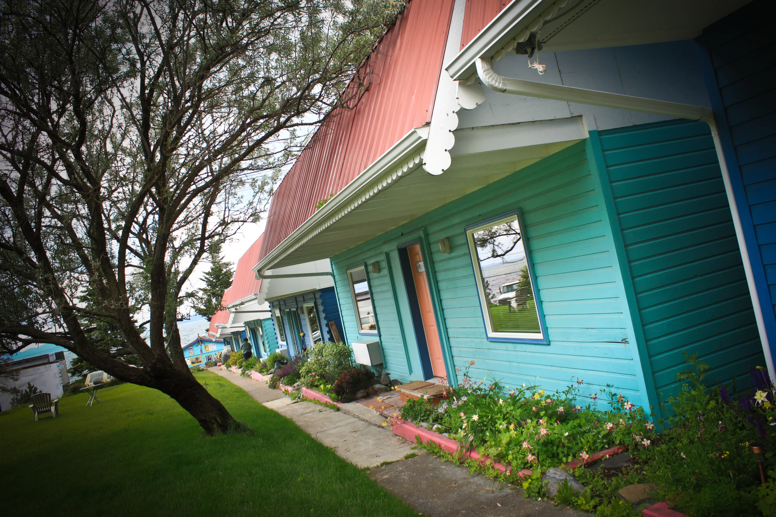 Islander Inn Front.jpg