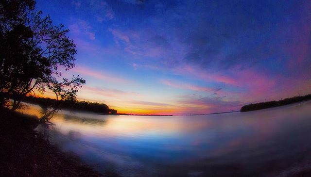 Calm Florida night #florida #stpete #sunset #colorful #lovefl #ilovetheburg #instaburg #liveamplified #roamflorida #pureflorida #fun_in_florida #pinkbucketbeachcollective #igers #igersflorida #instagram_florida #sunsets #photooftheday #sky