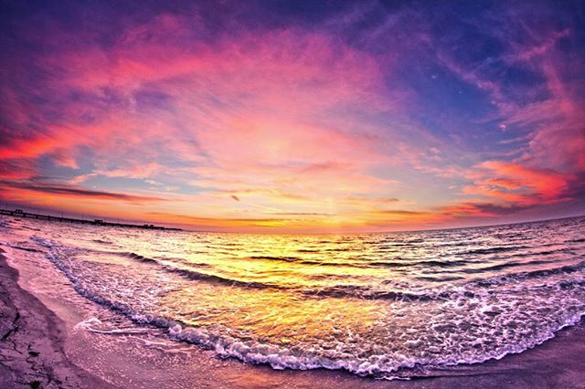 Painted Florida sky #florida #lovefl #stpete #stpetebeach #liveamplified #cleargram #ilovetheburg #instaburg #sunsets #sunset #colorful #pureflorida #roamflorida #fun_in_florida #pinkbucketbeachcollective #igersflorida #instagram_florida #photoofthed