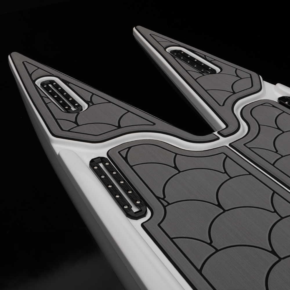 SEAWEED スラスターボード LX TunnelHull Paddle Board — LIVE Watersports | Stunningly Stable