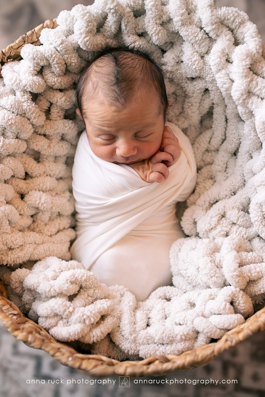 Oliver_newborn photos_watermarked-8.jpg