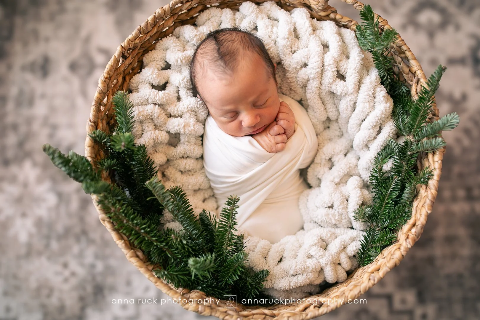 Oliver_newborn photos_watermarked-10.jpg