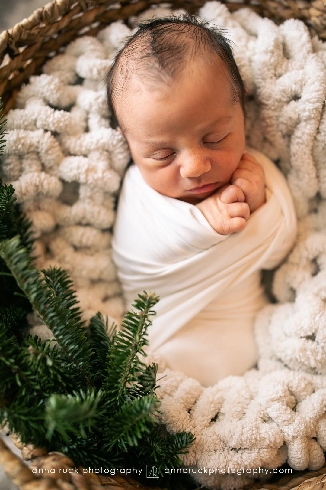 Oliver_newborn photos_watermarked-12.jpg