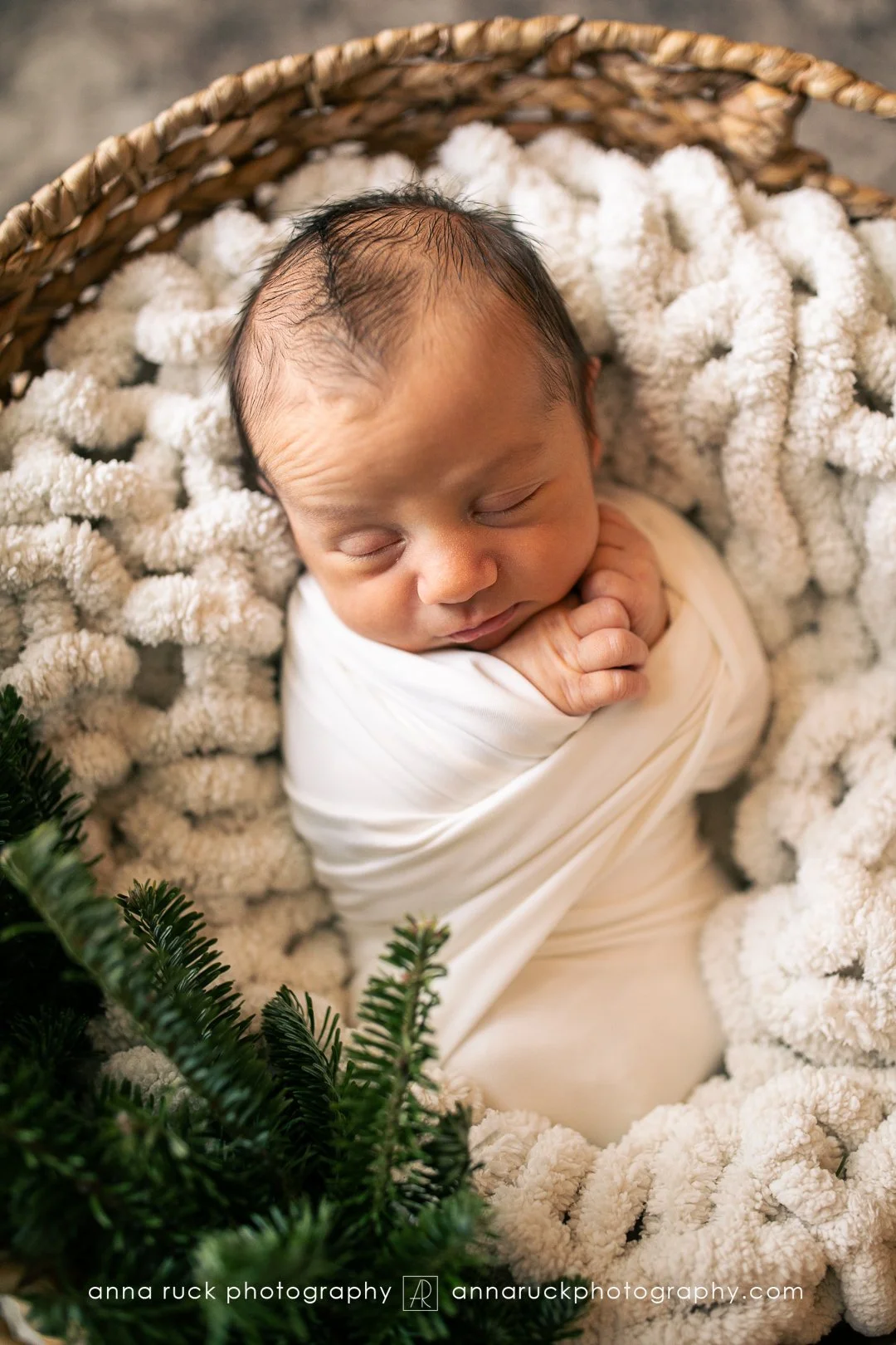 Oliver_newborn photos_watermarked-13.jpg