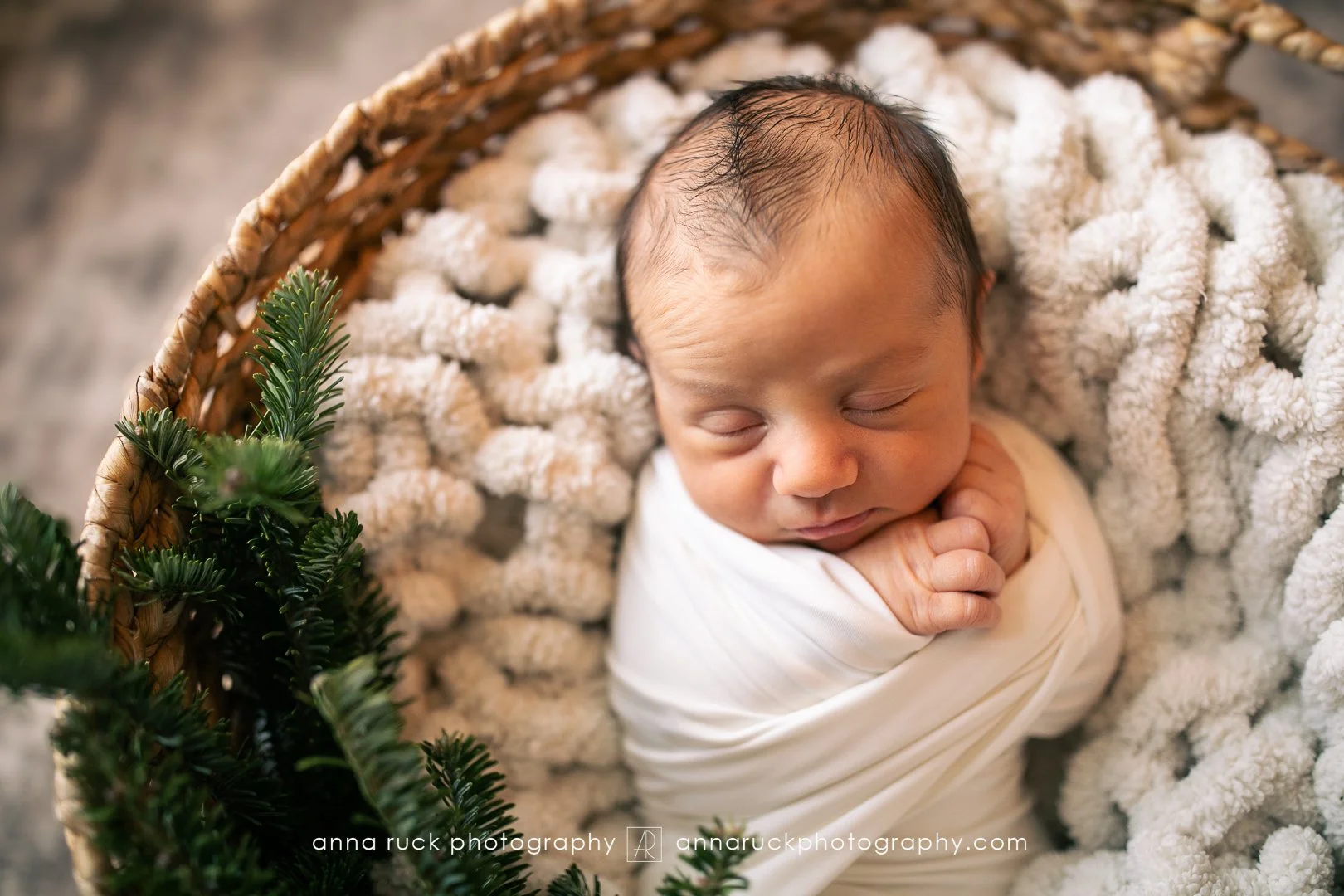 Oliver_newborn photos_watermarked-14.jpg