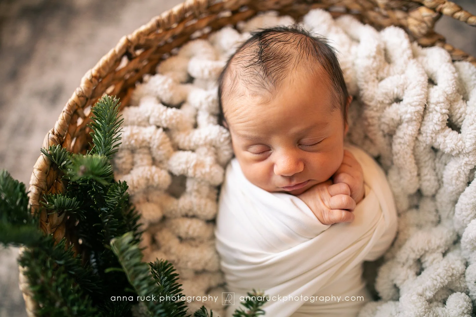 Oliver_newborn photos_watermarked-15.jpg