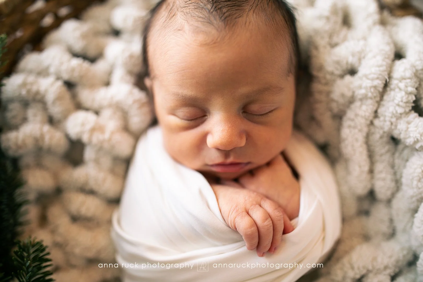 Oliver_newborn photos_watermarked-19.jpg