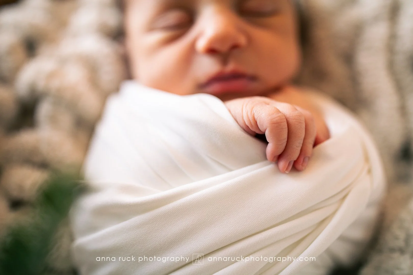 Oliver_newborn photos_watermarked-21.jpg