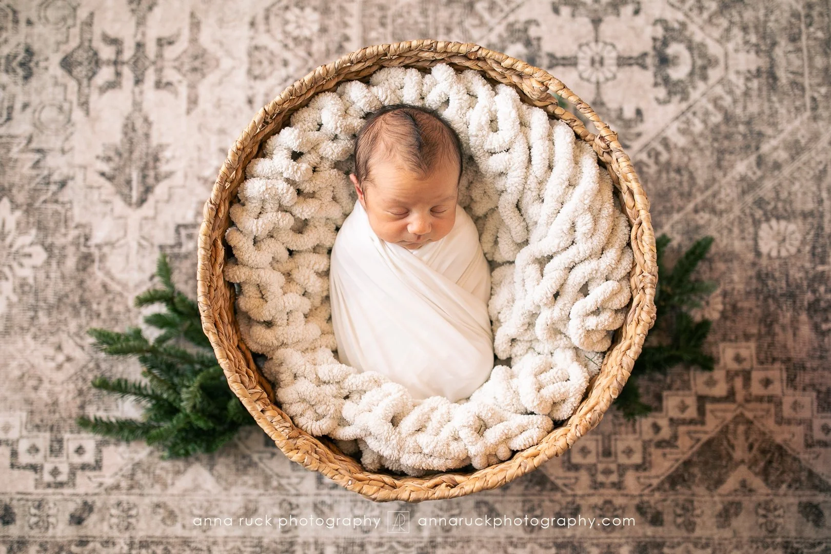 Oliver_newborn photos_watermarked-24.jpg