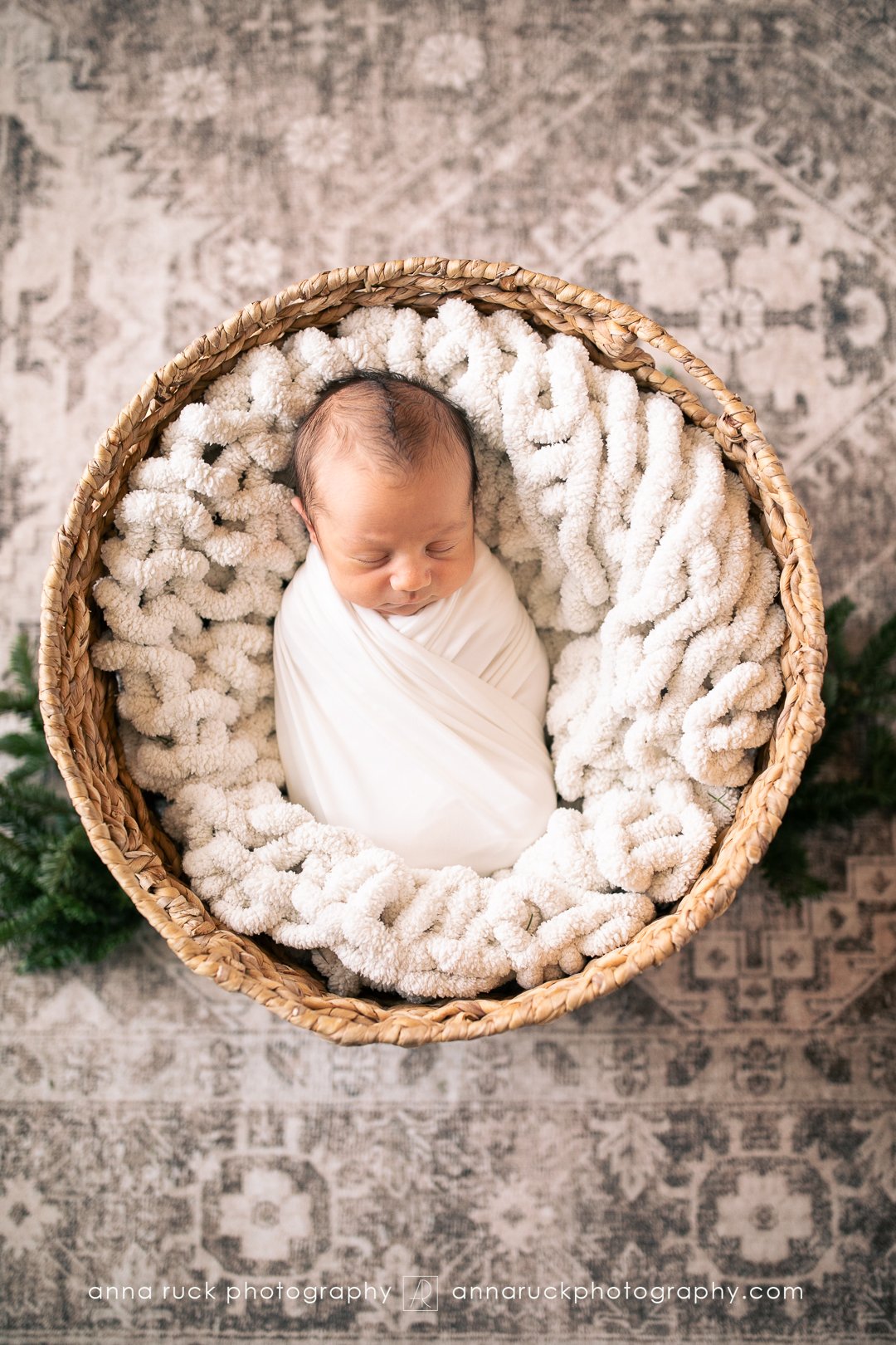 Oliver_newborn photos_watermarked-29.jpg