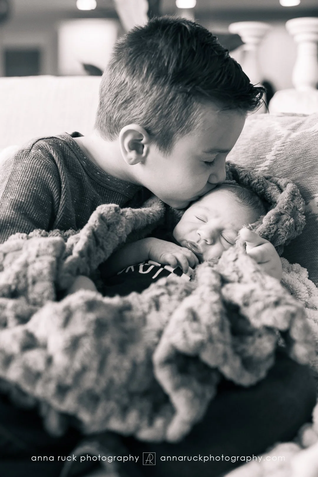 Oliver_newborn photos_watermarked-52.jpg