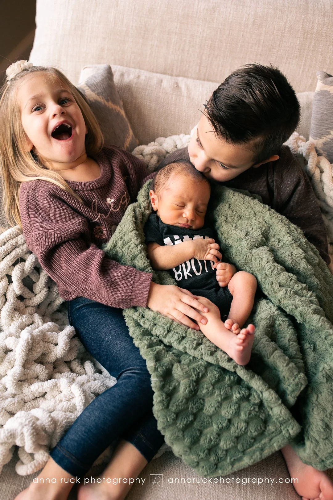 Oliver_newborn photos_watermarked-68.jpg