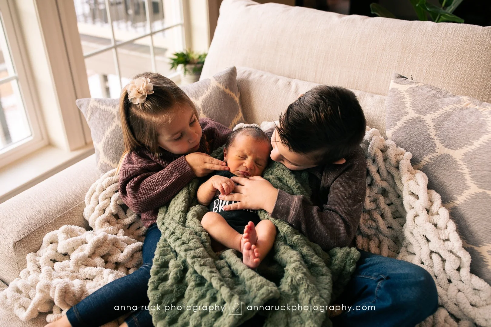 Oliver_newborn photos_watermarked-82.jpg