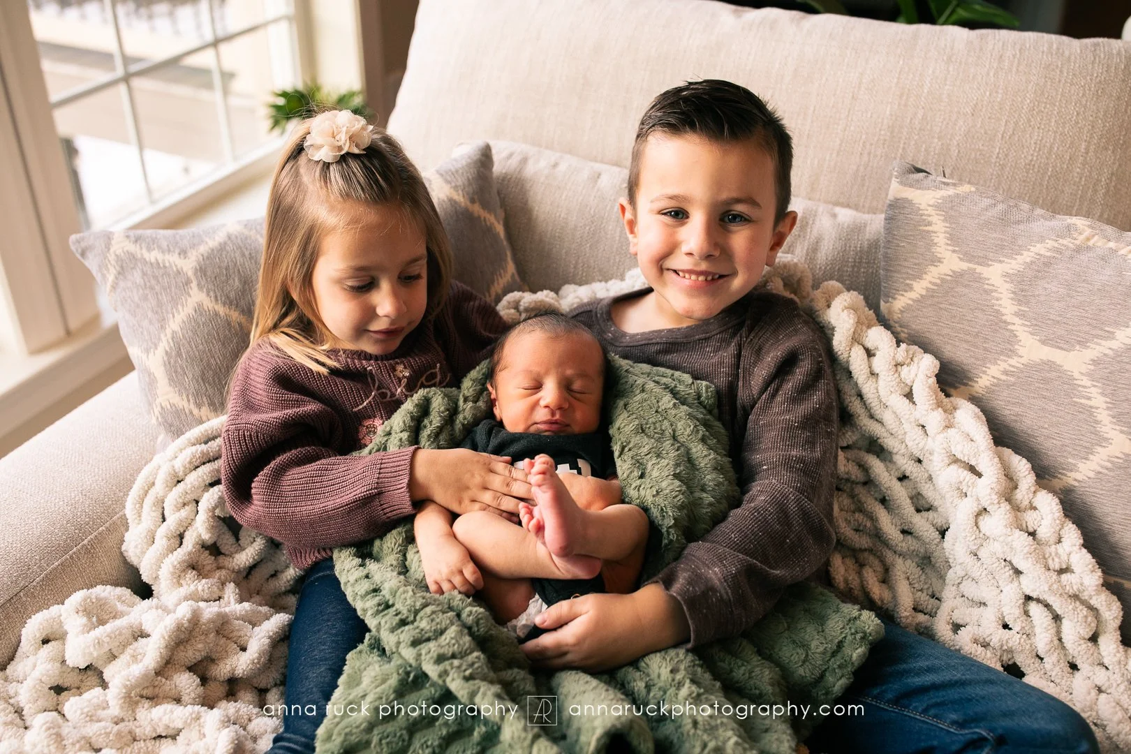 Oliver_newborn photos_watermarked-84.jpg