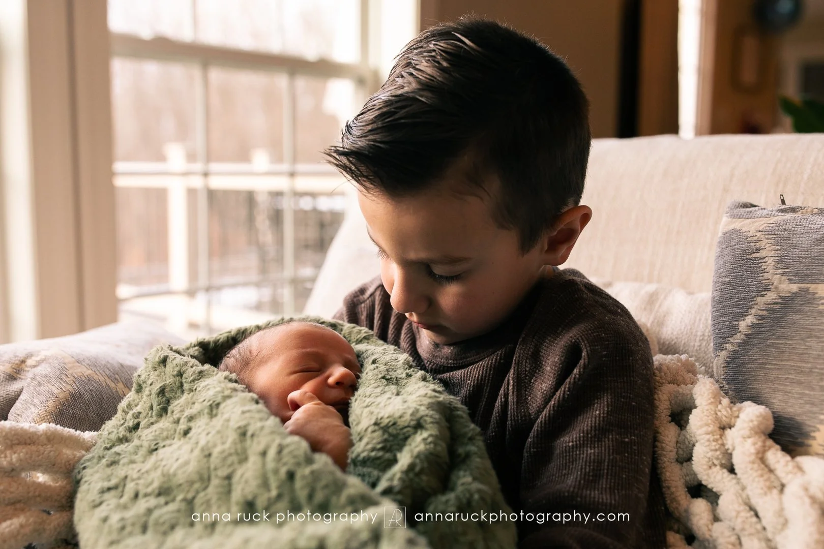 Oliver_newborn photos_watermarked-87.jpg