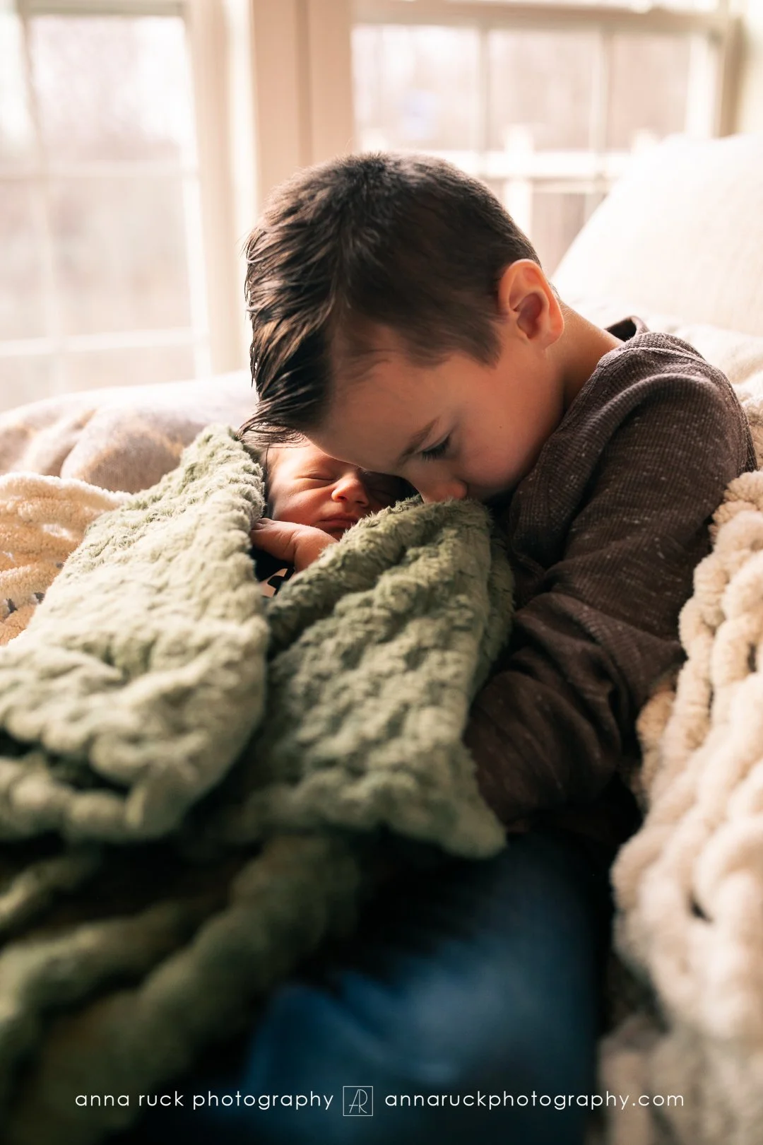 Oliver_newborn photos_watermarked-90.jpg