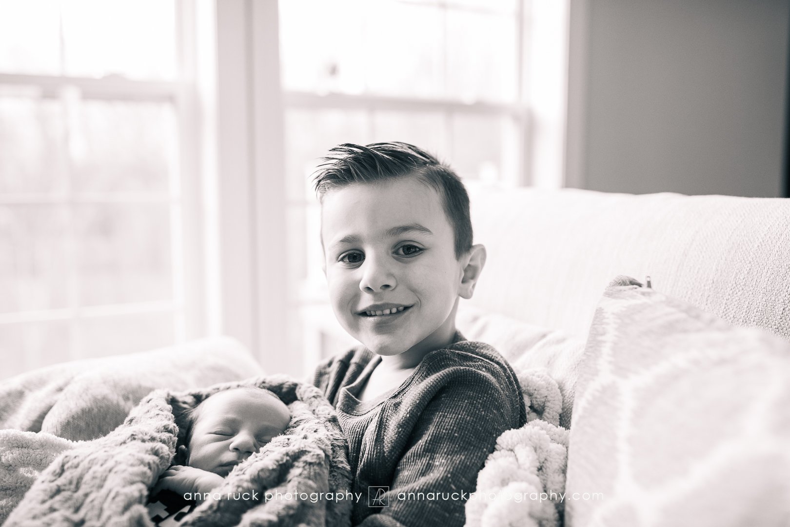 Oliver_newborn photos_watermarked-91.jpg