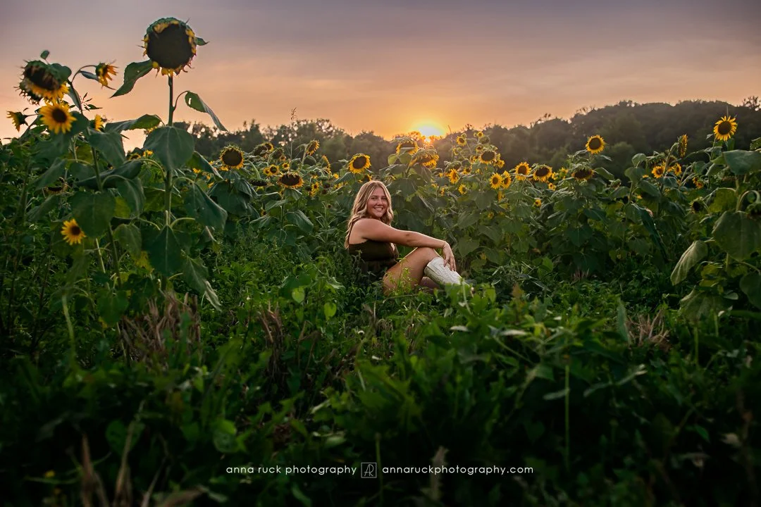 7.14.2026 sunflower session_watermarked-12.jpeg