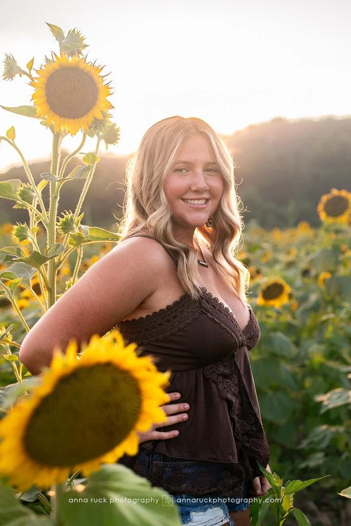 7.14.2026 sunflower session_watermarked-5.jpeg