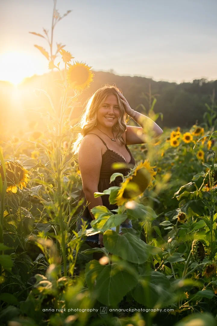 7.14.2026 sunflower session_watermarked-4.jpeg